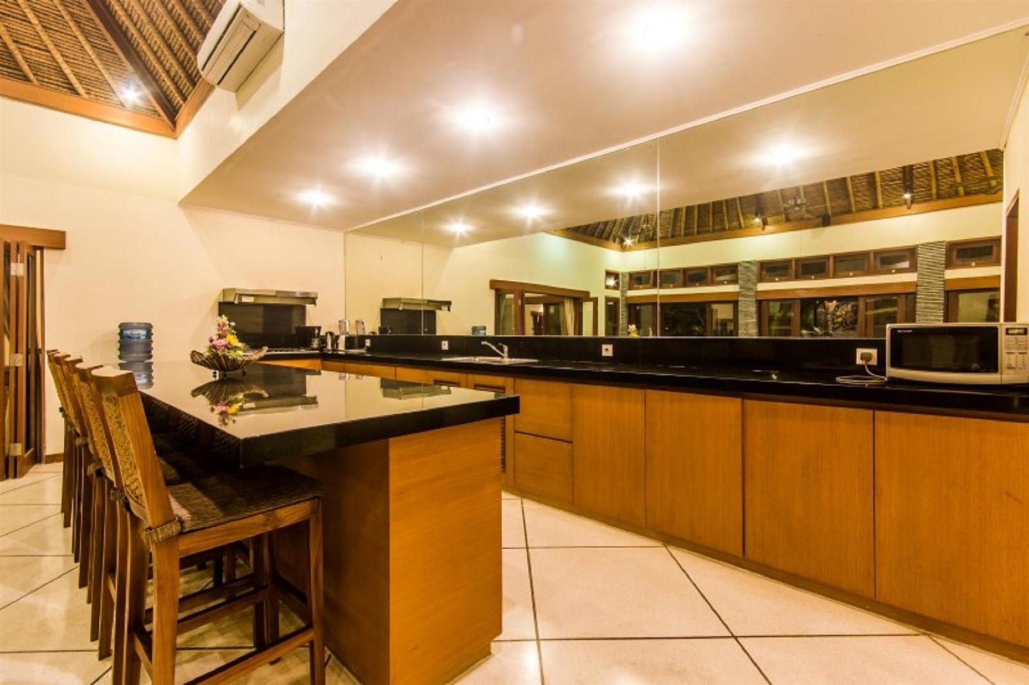 Luxury Villa Antan Central Seminyak エクステリア 写真