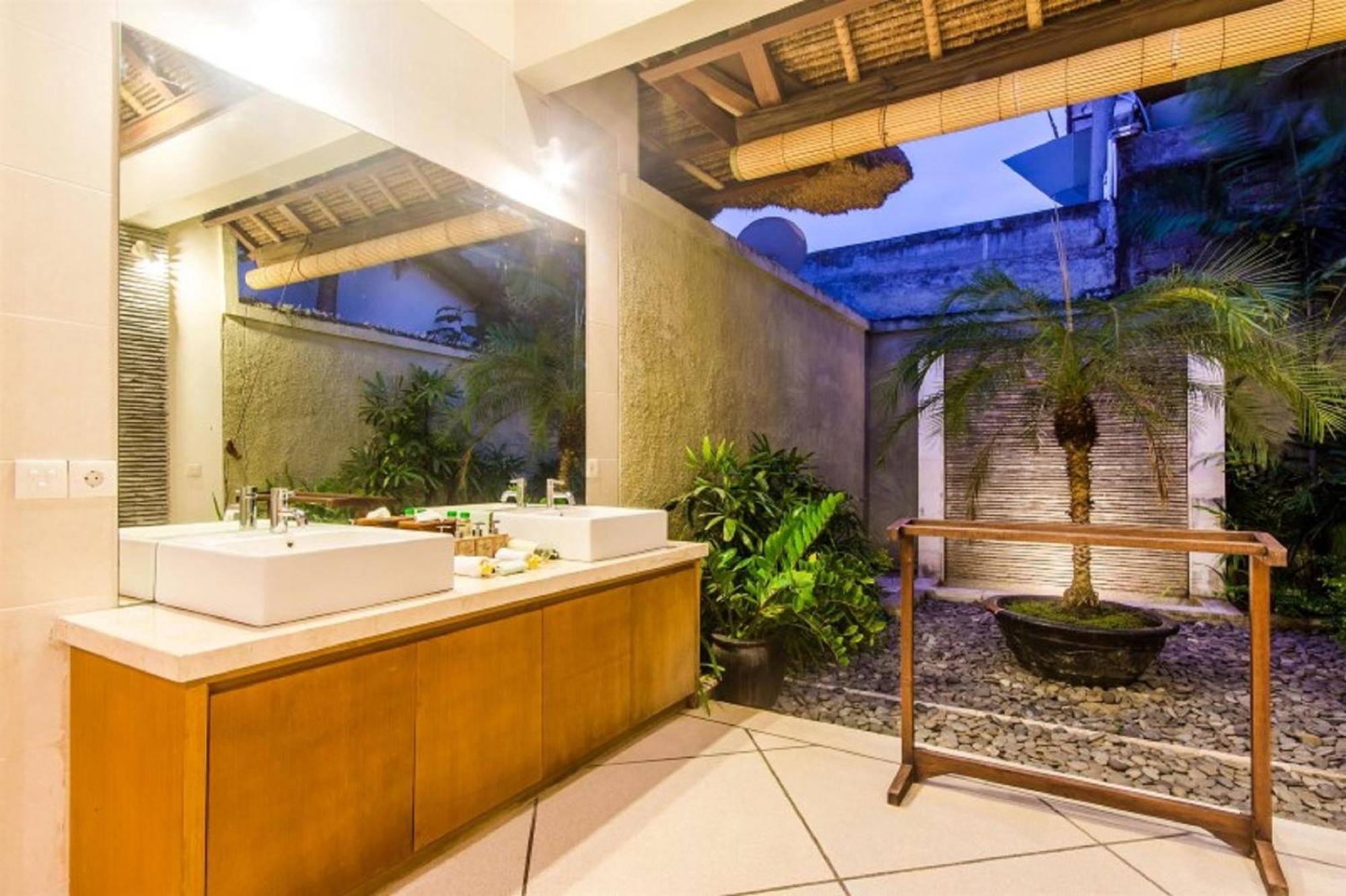 Luxury Villa Antan Central Seminyak エクステリア 写真
