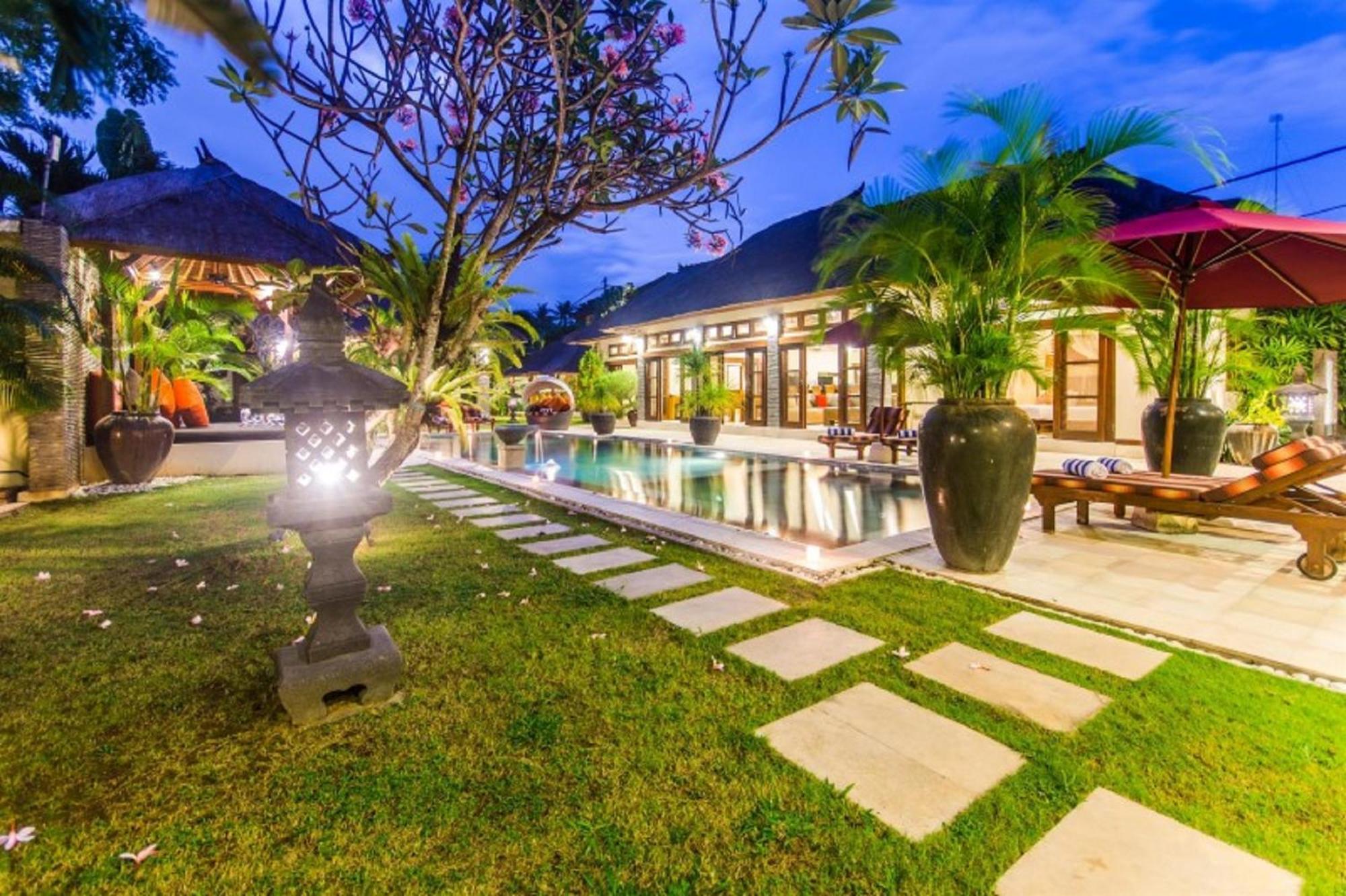 Luxury Villa Antan Central Seminyak エクステリア 写真